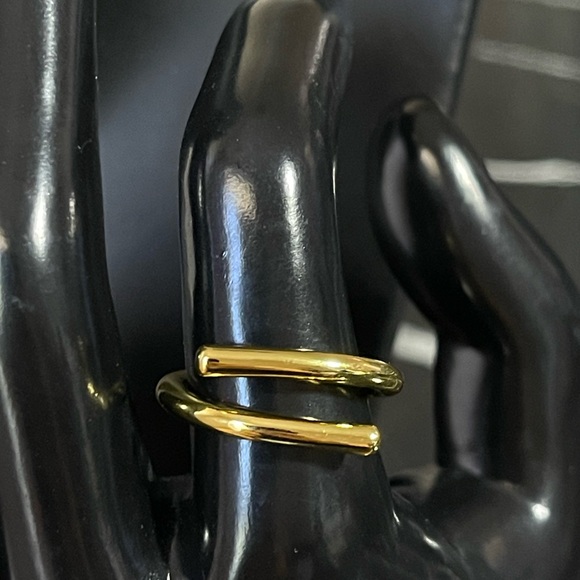 Lisette - Chic Irregular Ring 925 Sterling Silver/14K Gold Plated. Adjustable - Picture 7 of 7